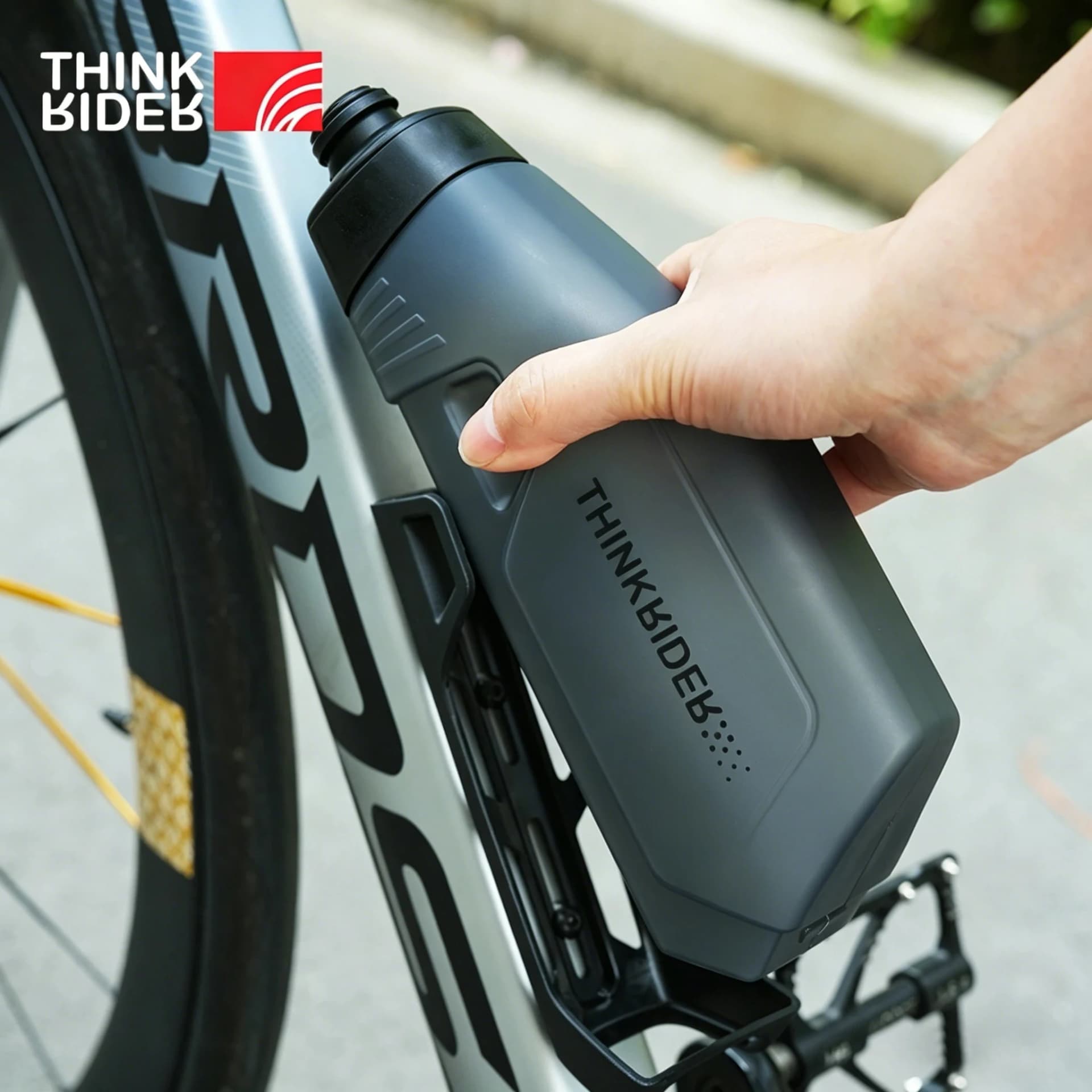ThinkRider Bicycle 650ml Aerodynamic Water Bottle Bracket Set Bike Water Bottle MTB Road Frame Down Tube Riding Water Kettl